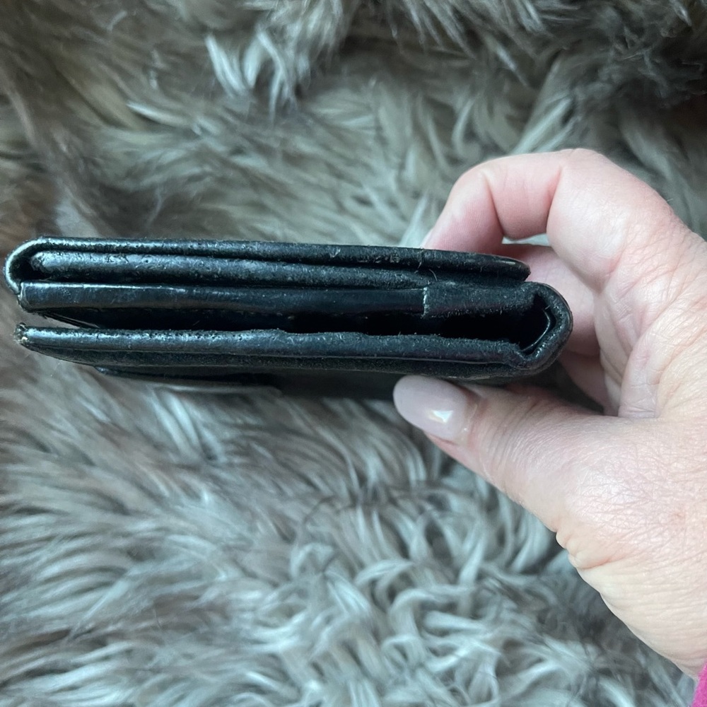 Authentic Gucci Wallet - Picture 8 of 9